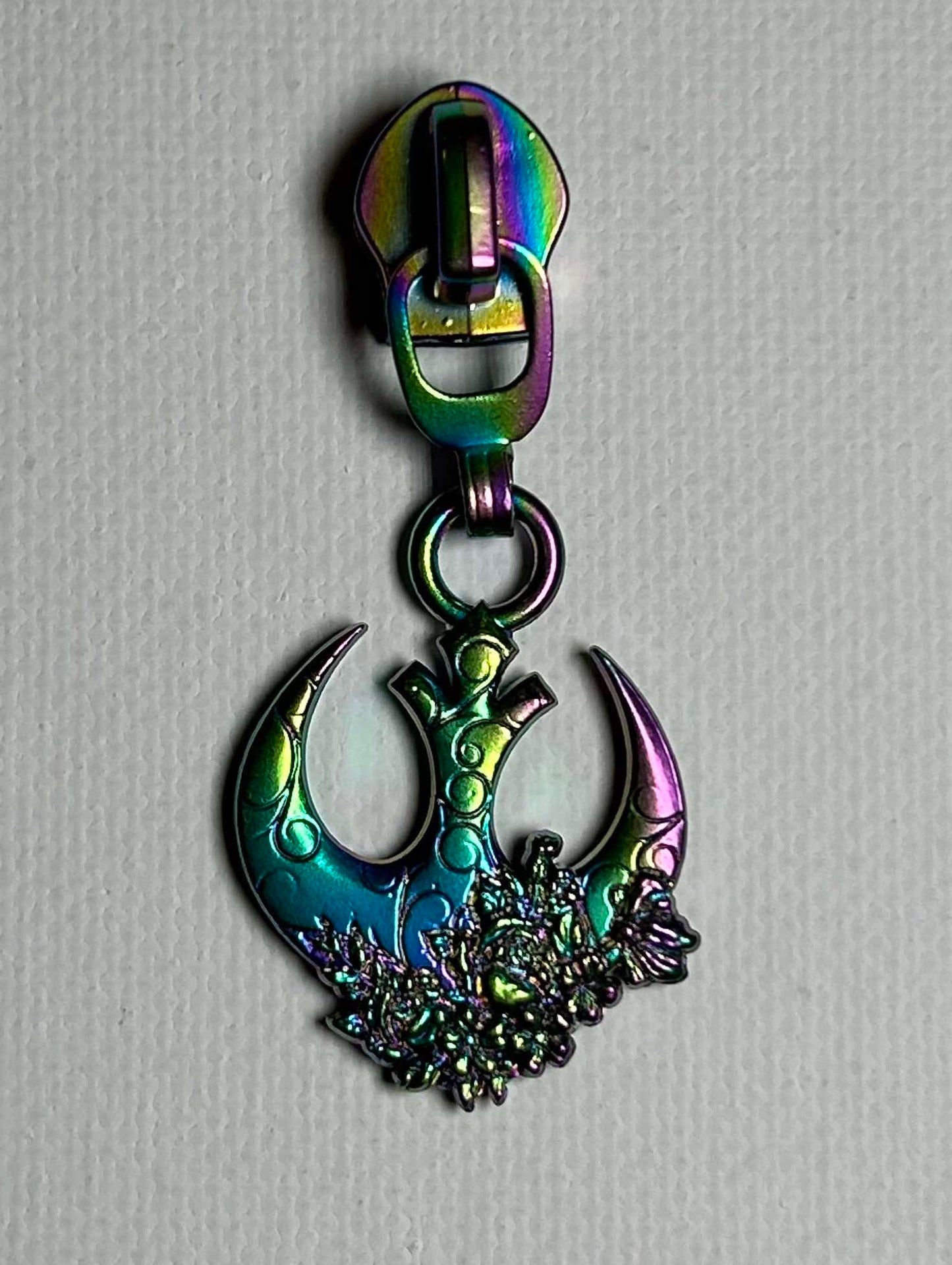 *RETAIL* Floral R Symbol Zipper Pull