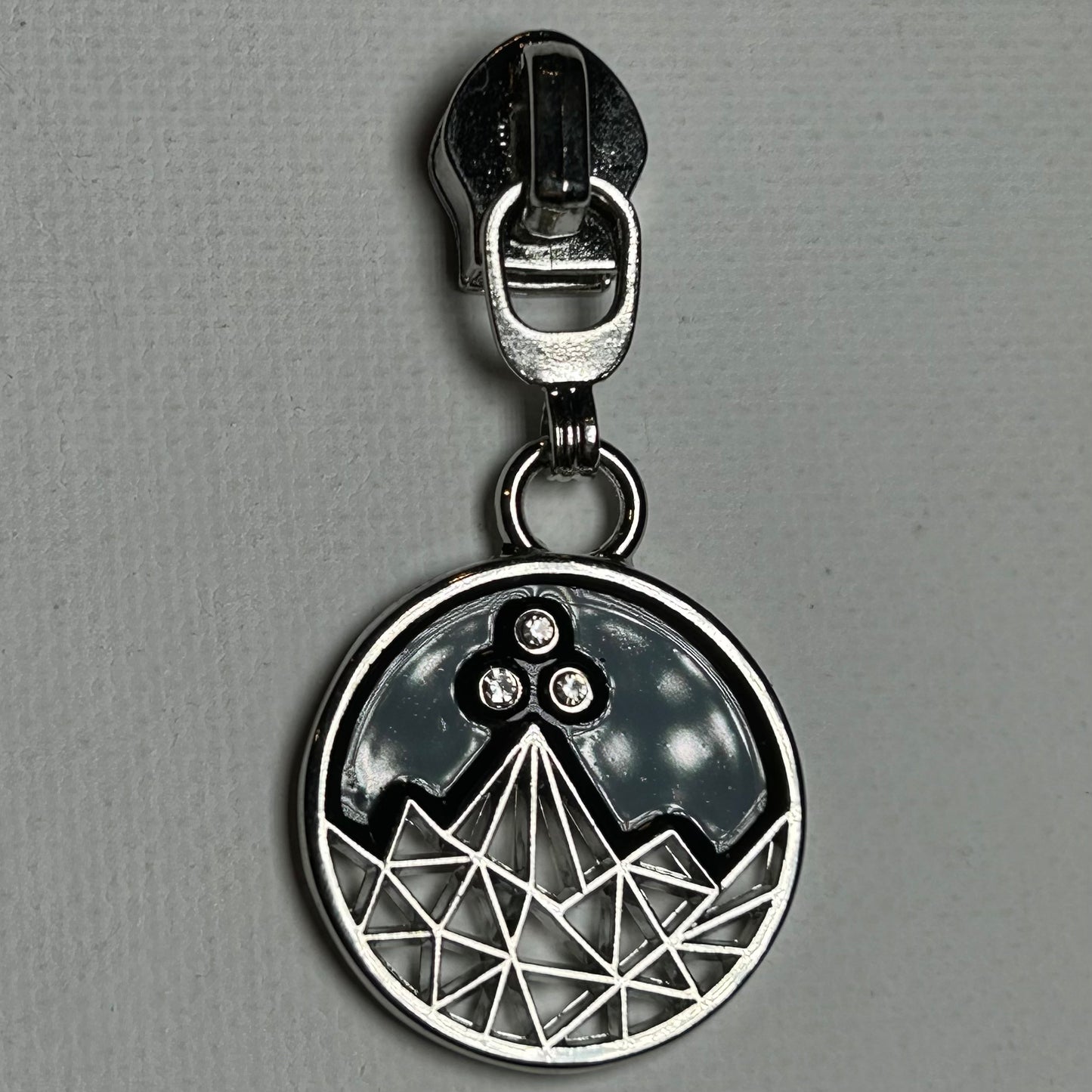 *RETAIL* ACOTAR Zipper Pull (Officially Licensed)