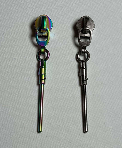 *RETAIL* Lightstick Zipper Pull