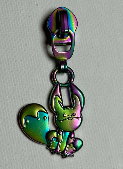 *RETAIL* LKitty Zipper Pull