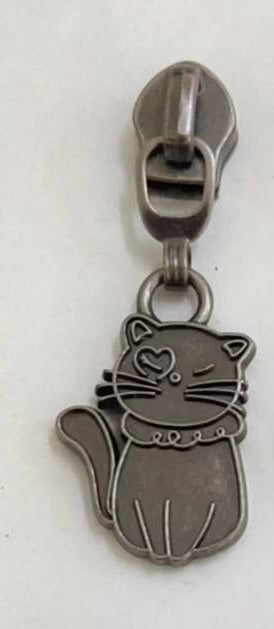 *RETAIL* SWIFT LVR Karma Cat Zipper Pull