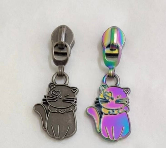 *RETAIL* Slight Seconds - SWIFT LVR Karma Cat Zipper Pull