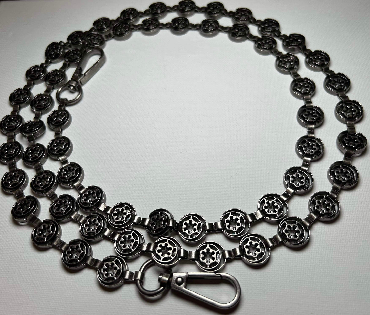 *RETAIL* Chain (EMP) 52" *seconds quality/one side of design kinks* DISCOUNTED