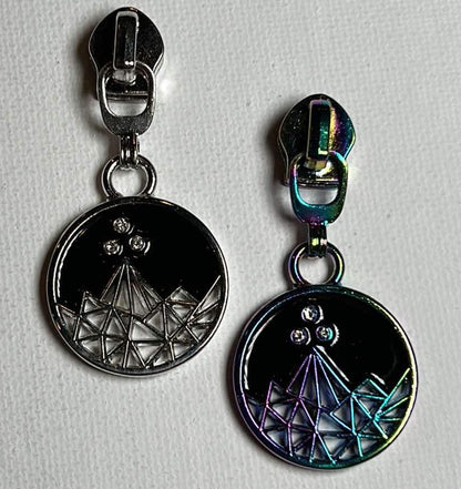 *RETAIL* ACOTAR Zipper Pull (Officially Licensed)