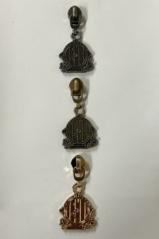 *RETAIL* Hob Door Zipper Pull